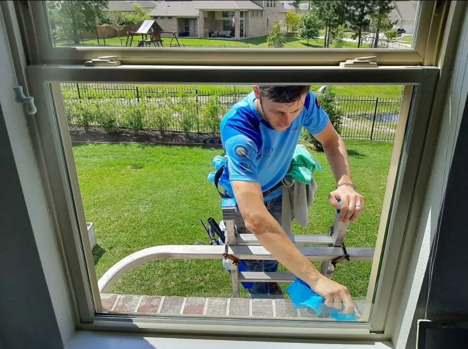 Window screen repair in San Clemente